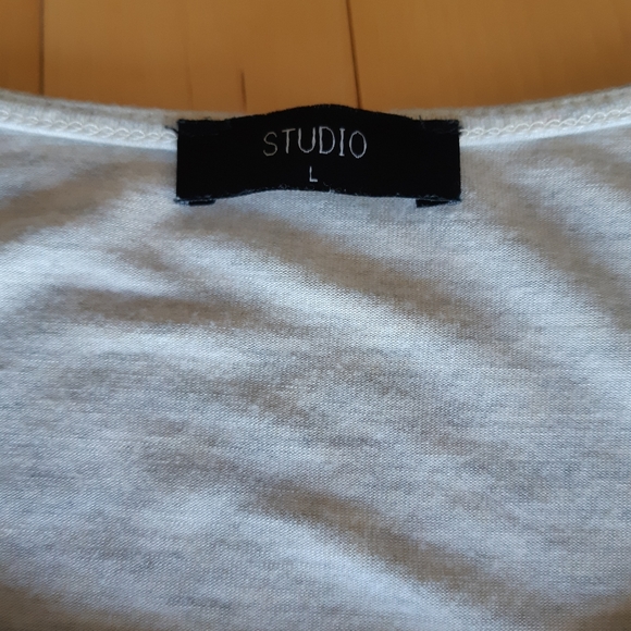 Studio T shirt - Picture 2 of 4